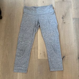 Grey cropped wunda under leggings 6